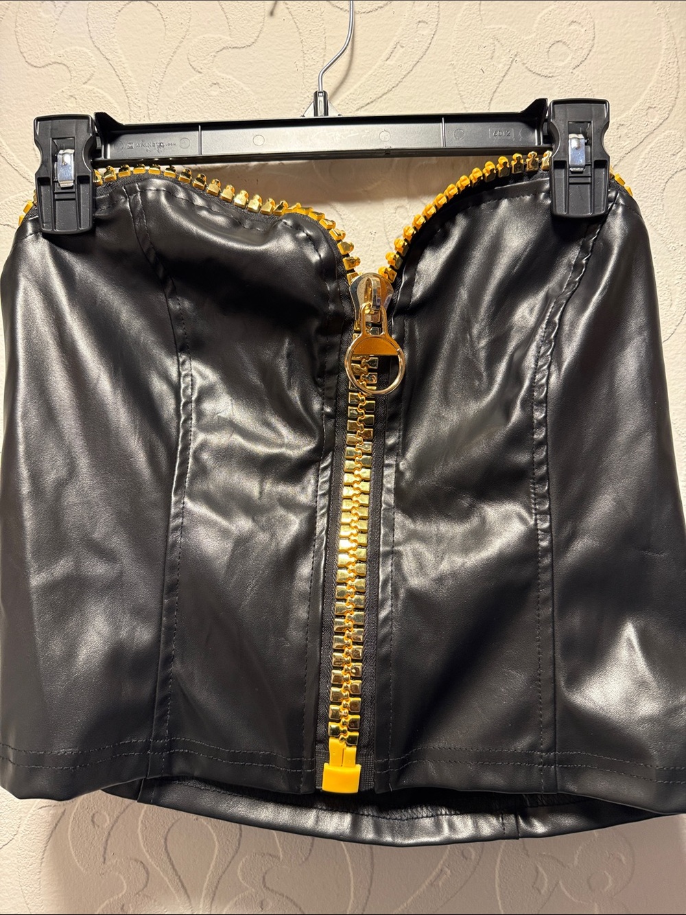 SHEIN Black Faux Leather Mini bustier with Gold Zipper - Picture 4 of 6